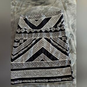 Geometric pattern mini skirt